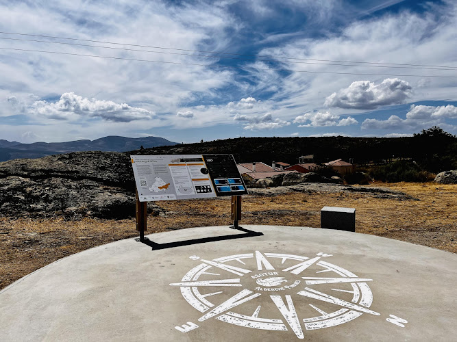 observatorios astronomicos cerca de mi Mirador Astronómico De Navaquesera